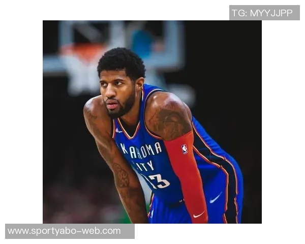 攻防兼备的保罗乔治半场表现出色贡献12分2板2助3断1帽