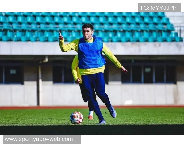 巴西中场卢卡斯卡尔正式加盟南通支云开启新篇章